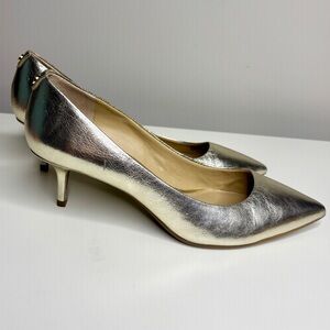 Michael Kors Flex Gold Leather Kitten Heel Pumps Women’s Size 8 Metallic EUC